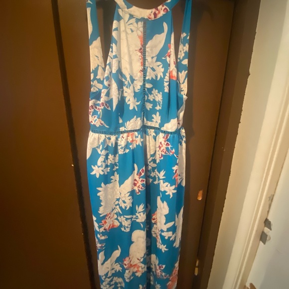 Women’s Halter Neck Floral print dress. Worn just once - Picture 2 of 6